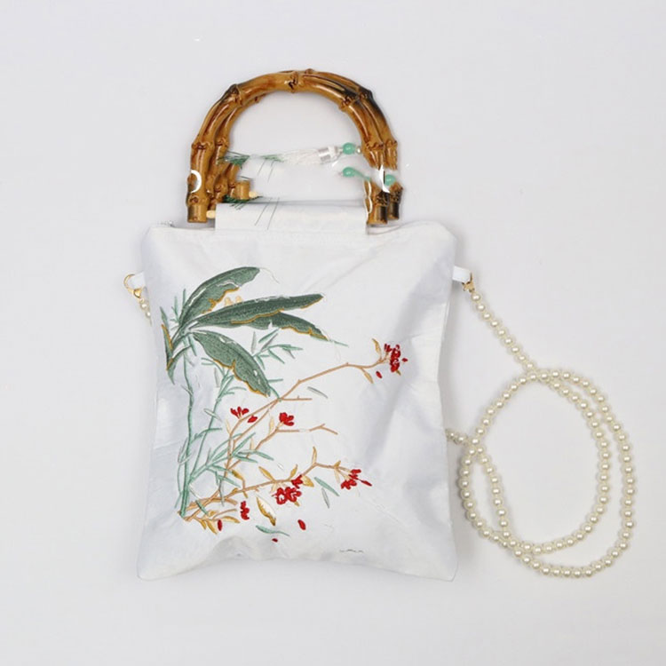 Kaip išsaugoti antikvarinių satino rankines